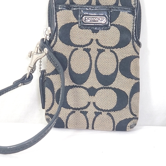 Coach Handbags - Coach Signature Wristlet